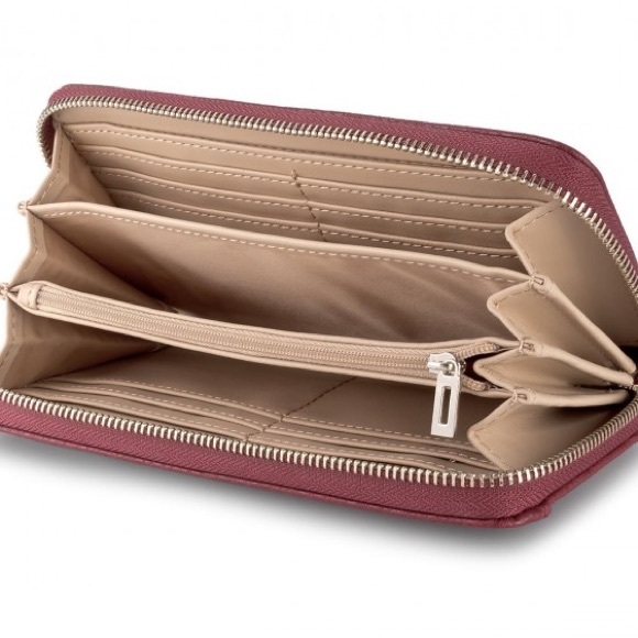 Guess Large Red Leather Bobbi Zip Around Wallet Wristlet - Picture 2 of 6